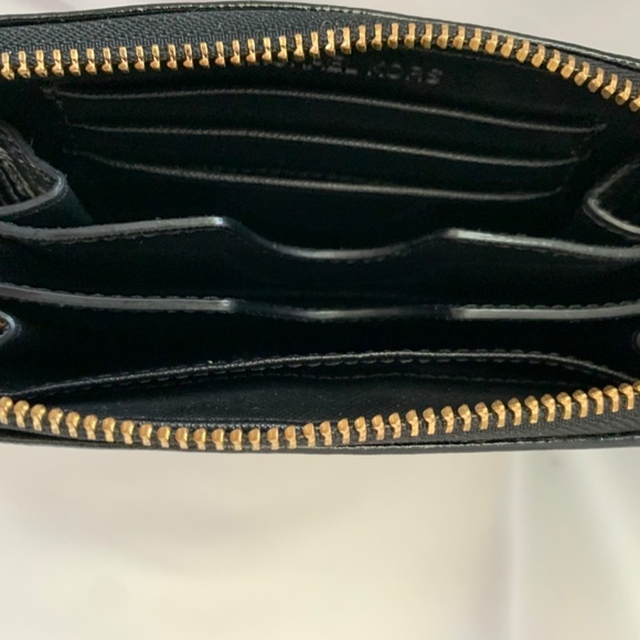 Michael Kors wristlet wallet - Picture 2 of 2